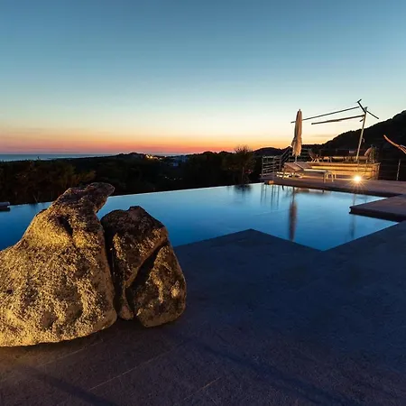 Amira Porto Cervo Con Vista Mozzafiato Sul Mare,piscina Privata,wellness & Villa Liscia di Vacca