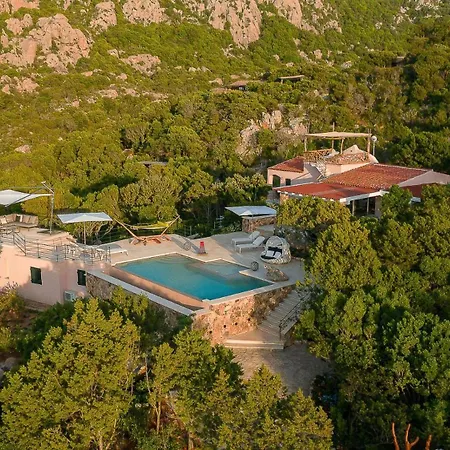 Amira Porto Cervo Con Vista Mozzafiato Sul Mare,piscina Privata,wellness & Villa Liscia di Vacca