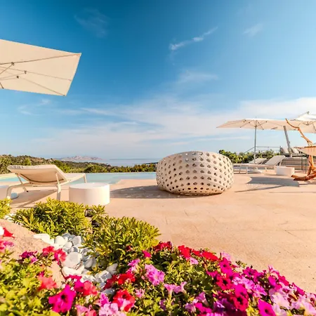 Amira Porto Cervo Con Vista Mozzafiato Sul Mare,piscina Privata,wellness & Villa *