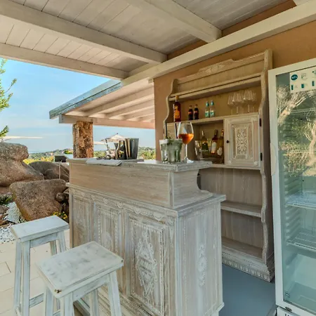 Amira Porto Cervo Con Vista Mozzafiato Sul Mare,piscina Privata,wellness & Villa Liscia di Vacca