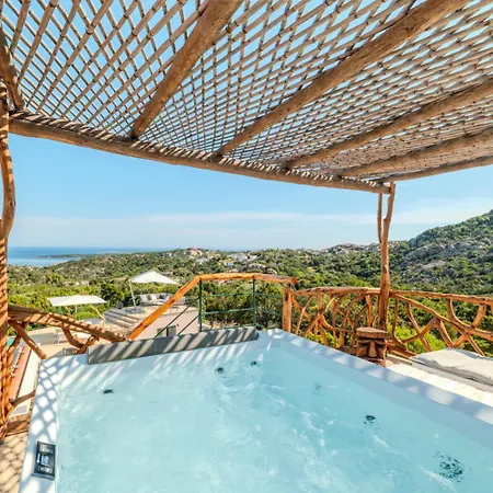 Amira Porto Cervo Con Vista Mozzafiato Sul Mare,piscina Privata,wellness & Villa Liscia di Vacca