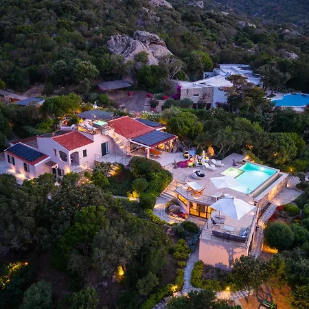 Amira Porto Cervo Con Vista Mozzafiato Sul Mare,piscina Privata,wellness & Villa *