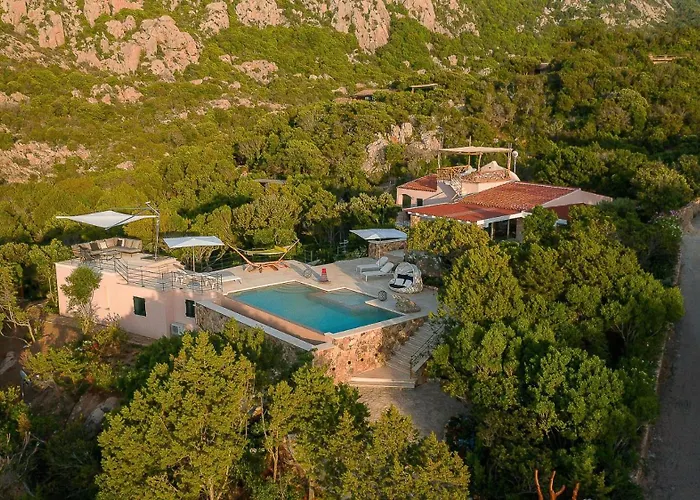 Amira Porto Cervo Con Vista Mozzafiato Sul Mare,piscina Privata,wellness & Villa Liscia di Vacca